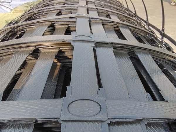 鎖扣式土工格柵技術(shù)原理